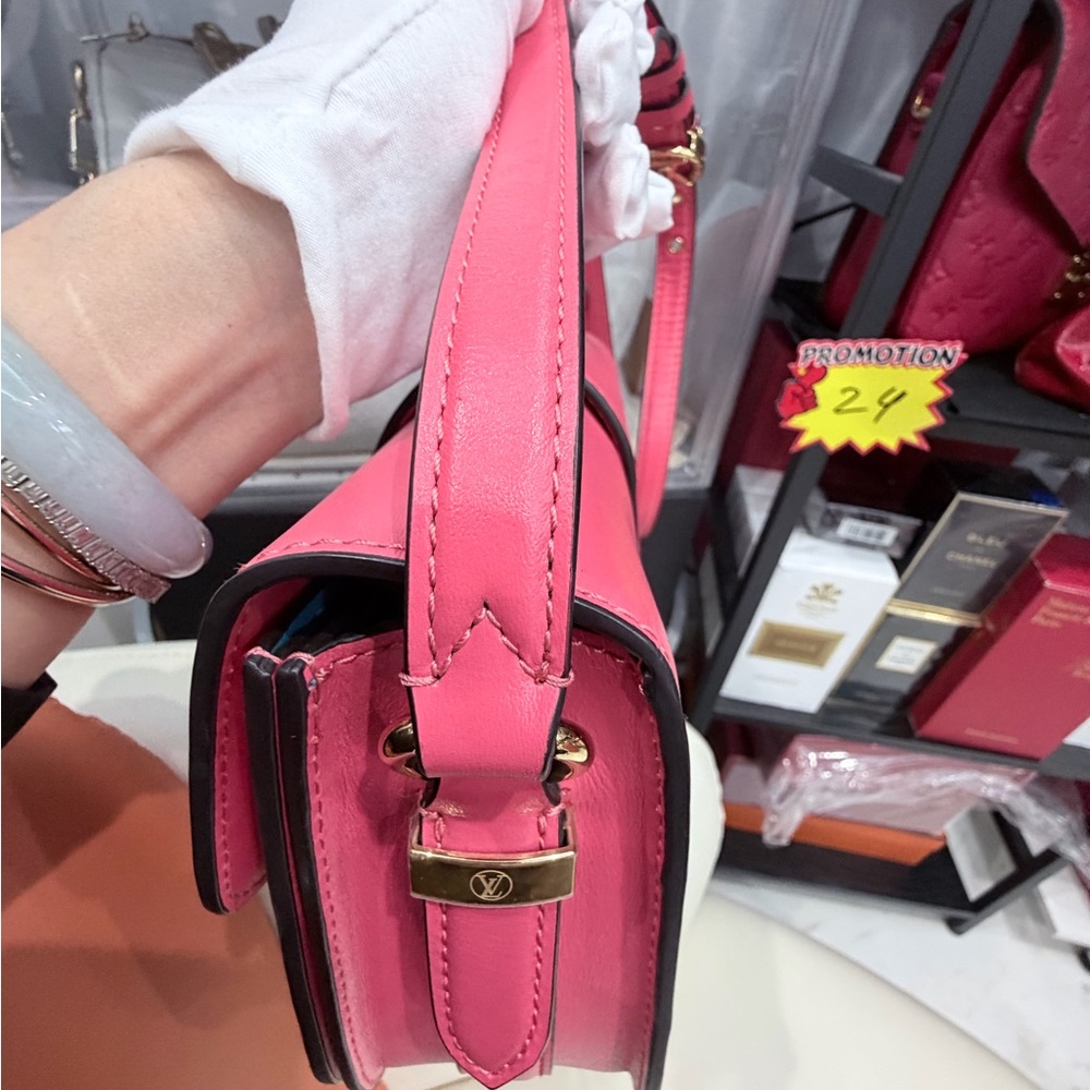 AUTHENTIC LOUISVUITON PONT 9 retail $4200 sale $1250 - Picture 8 of 16